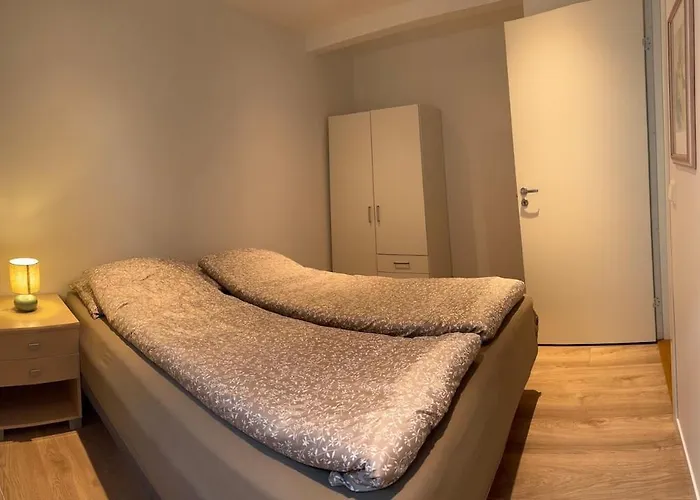 Large And Bright Apartment, In Quiet Area 公寓 奥勒松