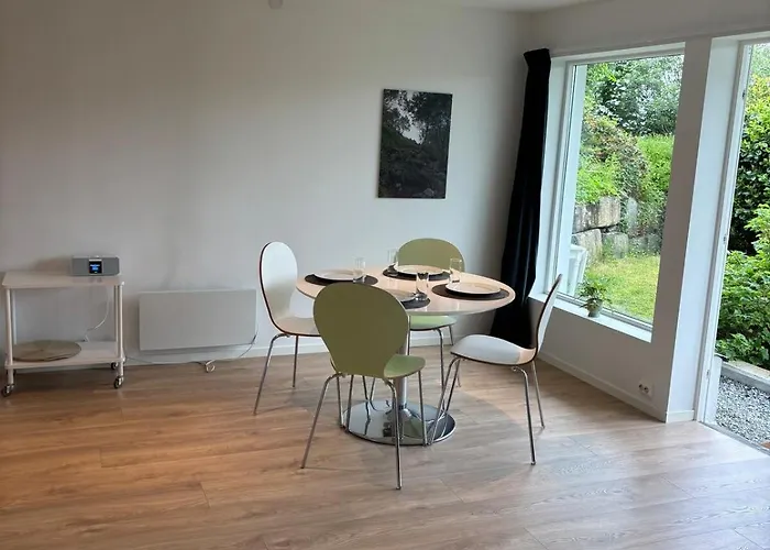 公寓 Large And Bright Apartment, In Quiet Area 奥勒松